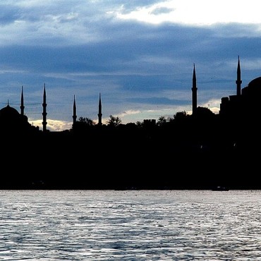 İSTANBUL VE SİLUET MUAMMASI-Emre Zeytinoğlu